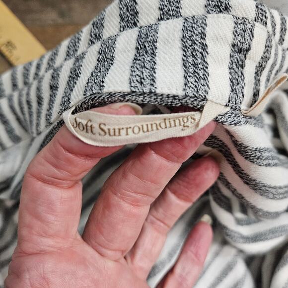 Soft Surroundings Tunic Top Asymmetric Striped Gray White Womens Large Standout - Picture 10 of 16